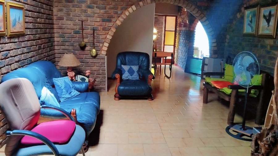 To Let 4 Bedroom Property for Rent in Dorandia Gauteng