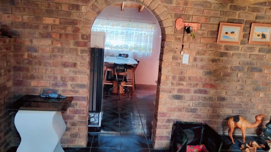 To Let 4 Bedroom Property for Rent in Dorandia Gauteng