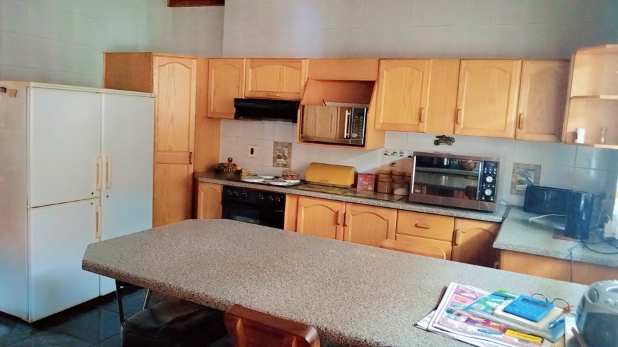 To Let 4 Bedroom Property for Rent in Dorandia Gauteng