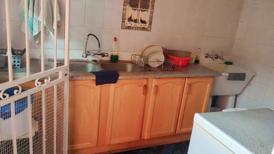 To Let 4 Bedroom Property for Rent in Dorandia Gauteng