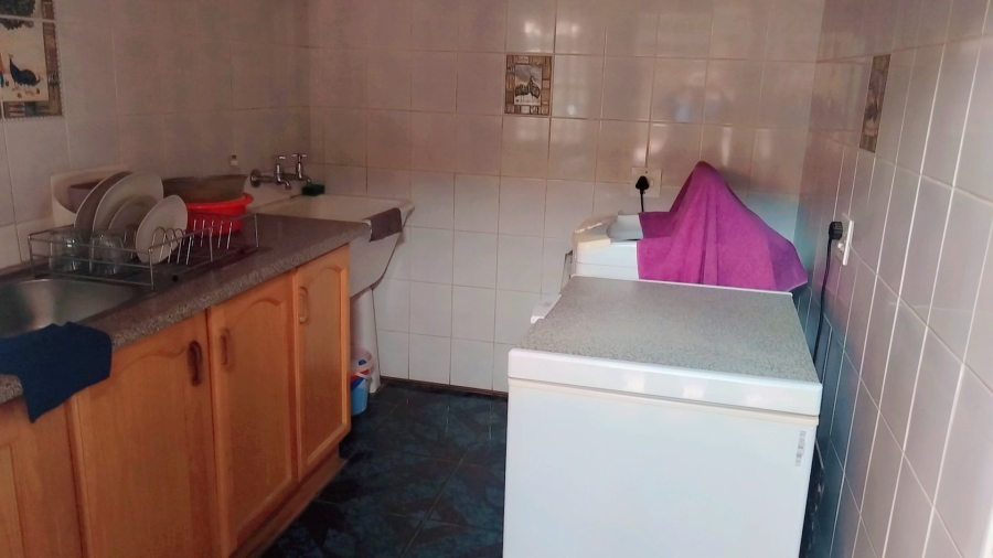 To Let 4 Bedroom Property for Rent in Dorandia Gauteng