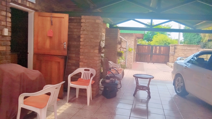 To Let 4 Bedroom Property for Rent in Dorandia Gauteng