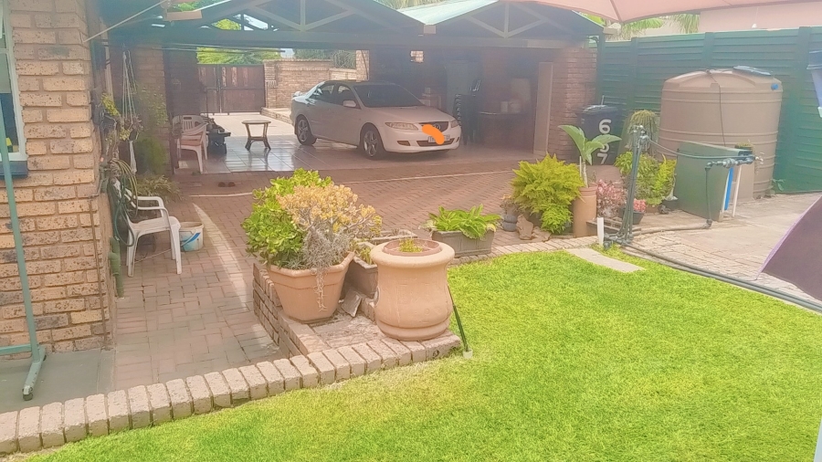 To Let 4 Bedroom Property for Rent in Dorandia Gauteng