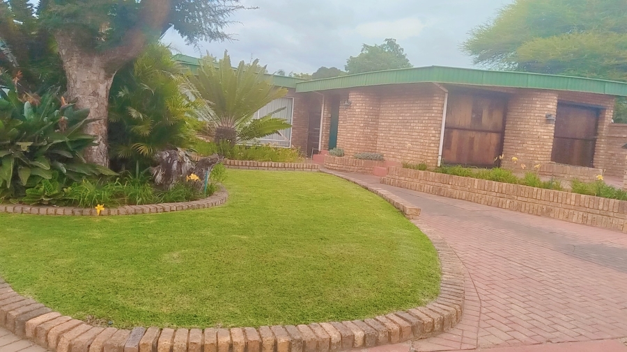 To Let 4 Bedroom Property for Rent in Dorandia Gauteng