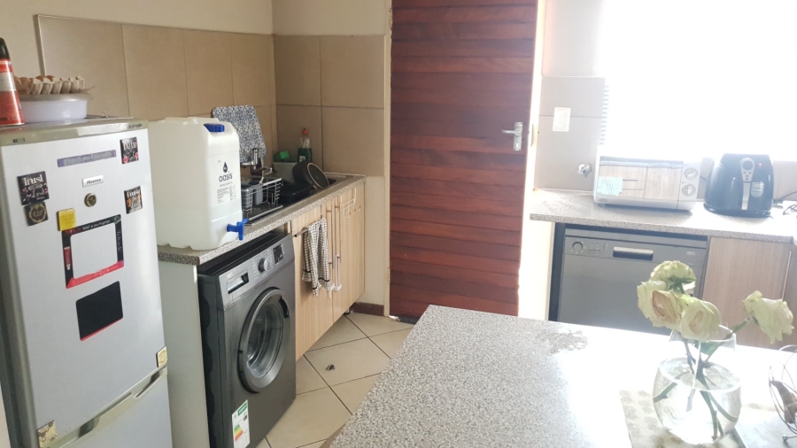 2 Bedroom Property for Sale in Monavoni Gauteng