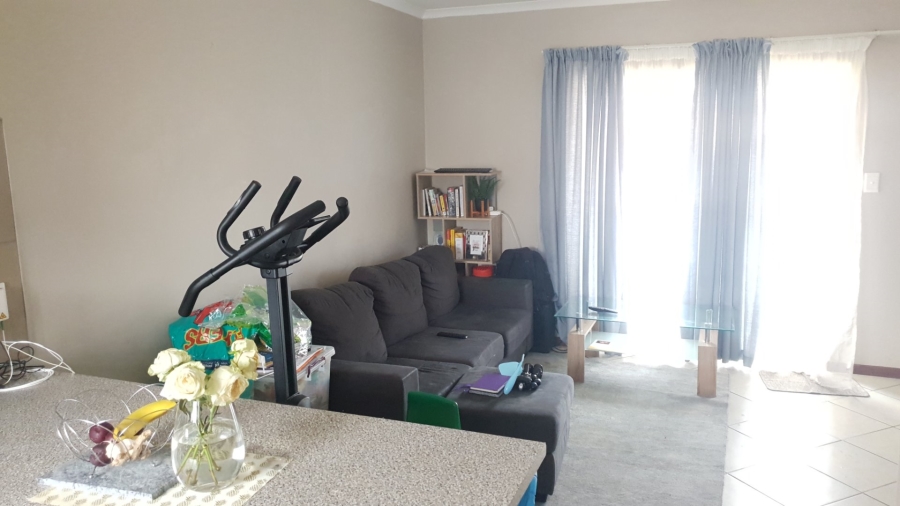 2 Bedroom Property for Sale in Monavoni Gauteng