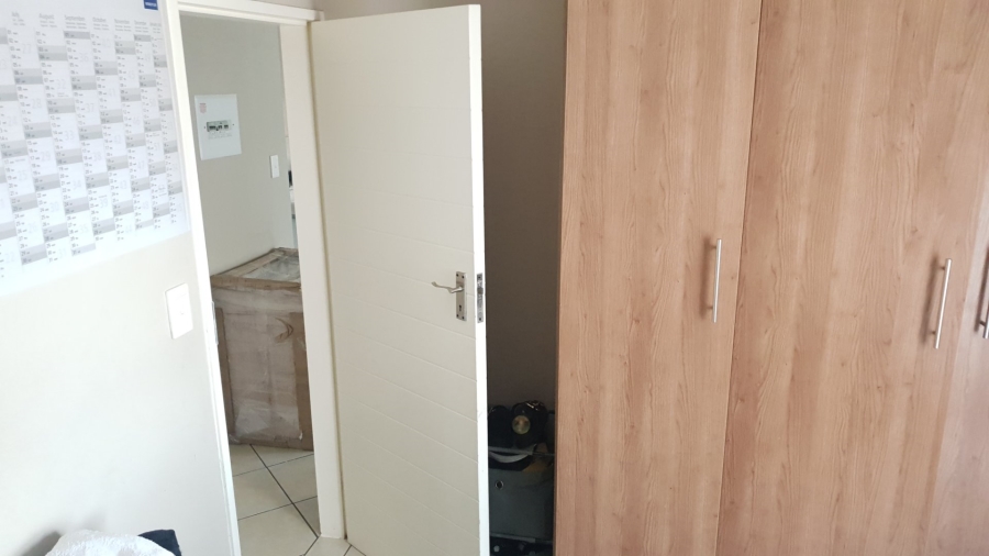 2 Bedroom Property for Sale in Monavoni Gauteng