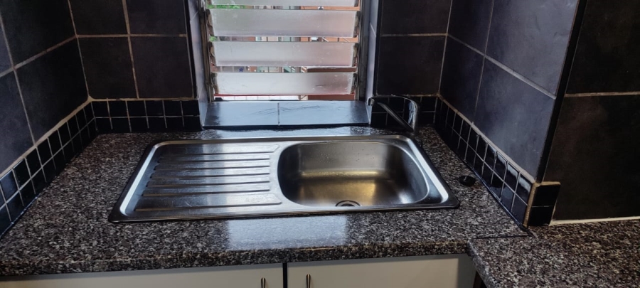 To Let 1 Bedroom Property for Rent in Muckleneuk Gauteng