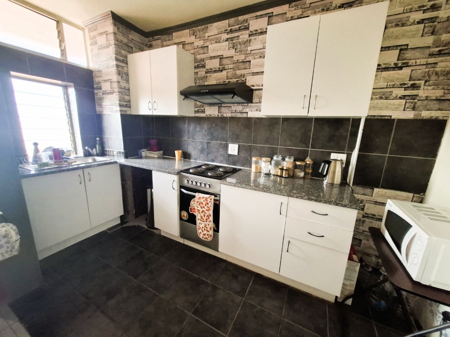 To Let 1 Bedroom Property for Rent in Muckleneuk Gauteng