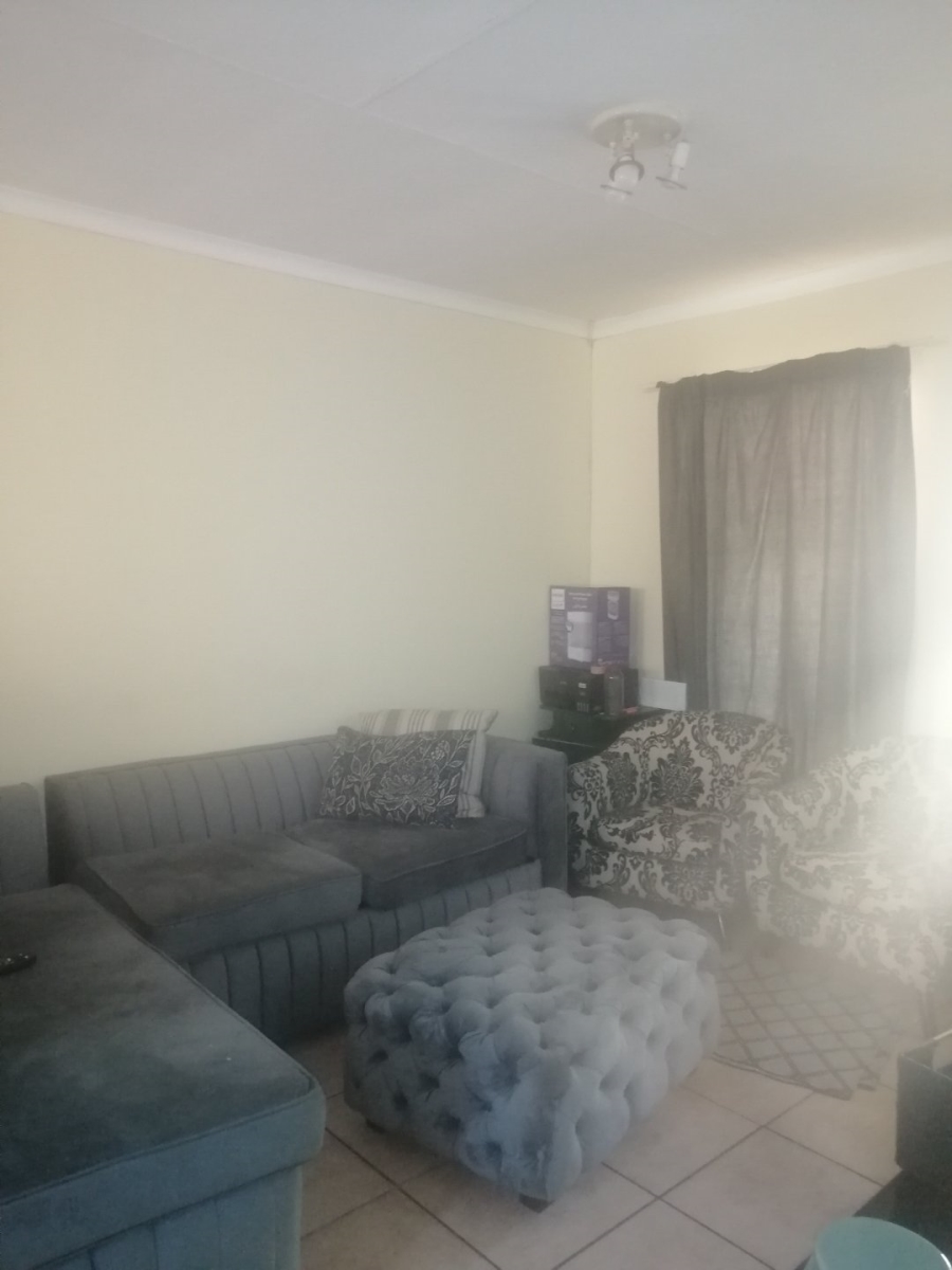 To Let 2 Bedroom Property for Rent in Kosmosdal Gauteng
