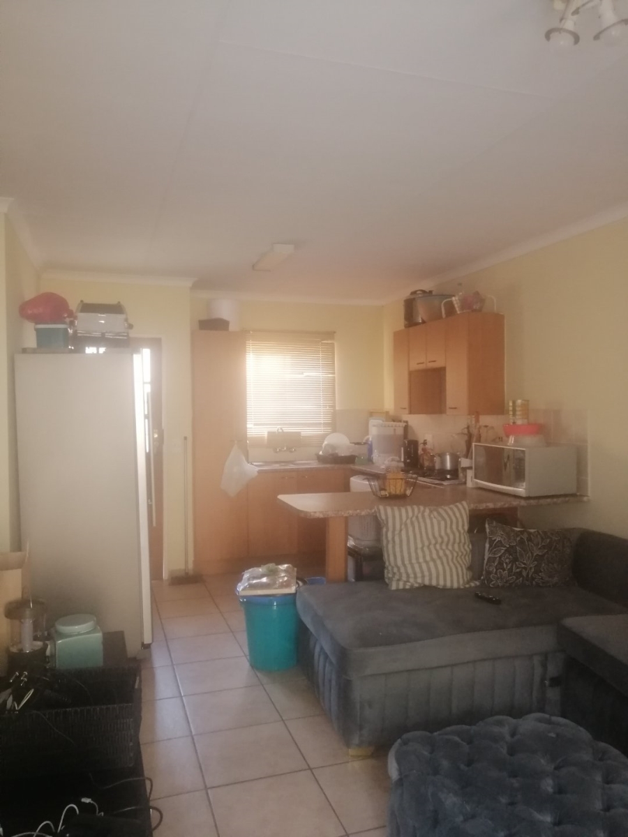 To Let 2 Bedroom Property for Rent in Kosmosdal Gauteng
