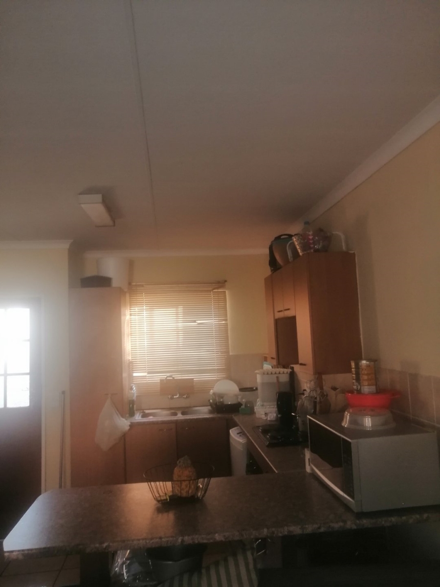 To Let 2 Bedroom Property for Rent in Kosmosdal Gauteng