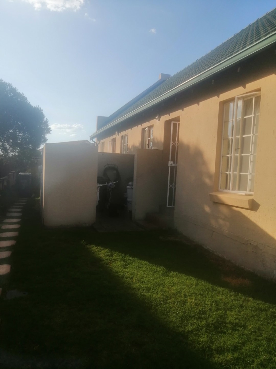 To Let 2 Bedroom Property for Rent in Kosmosdal Gauteng