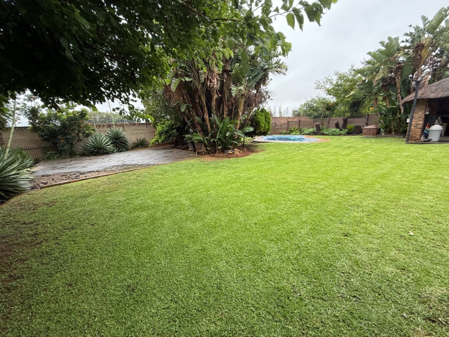 5 Bedroom Property for Sale in Rooihuiskraal Gauteng