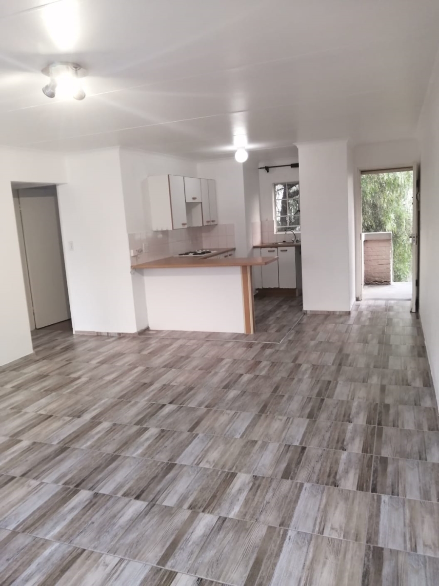 To Let 2 Bedroom Property for Rent in Buccleuch Gauteng