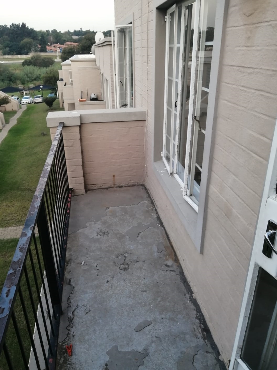 To Let 2 Bedroom Property for Rent in Buccleuch Gauteng