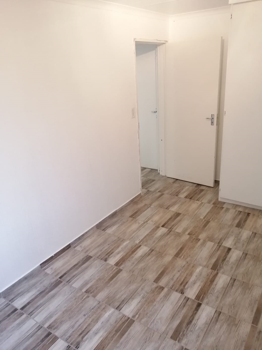 To Let 2 Bedroom Property for Rent in Buccleuch Gauteng