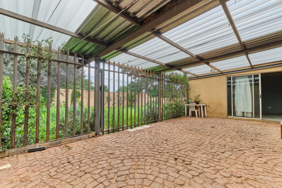 3 Bedroom Property for Sale in Bromhof Gauteng