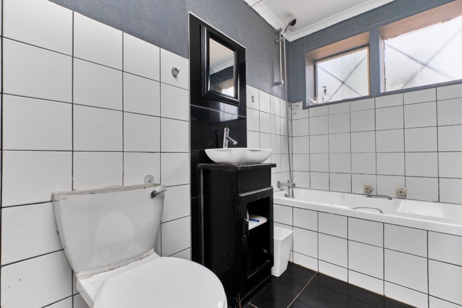 3 Bedroom Property for Sale in Bromhof Gauteng