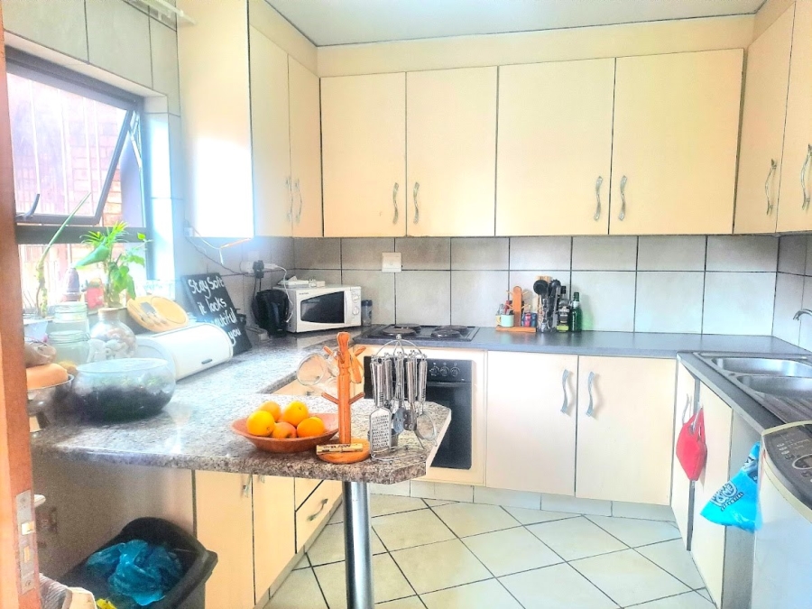2 Bedroom Property for Sale in Brackendowns Gauteng