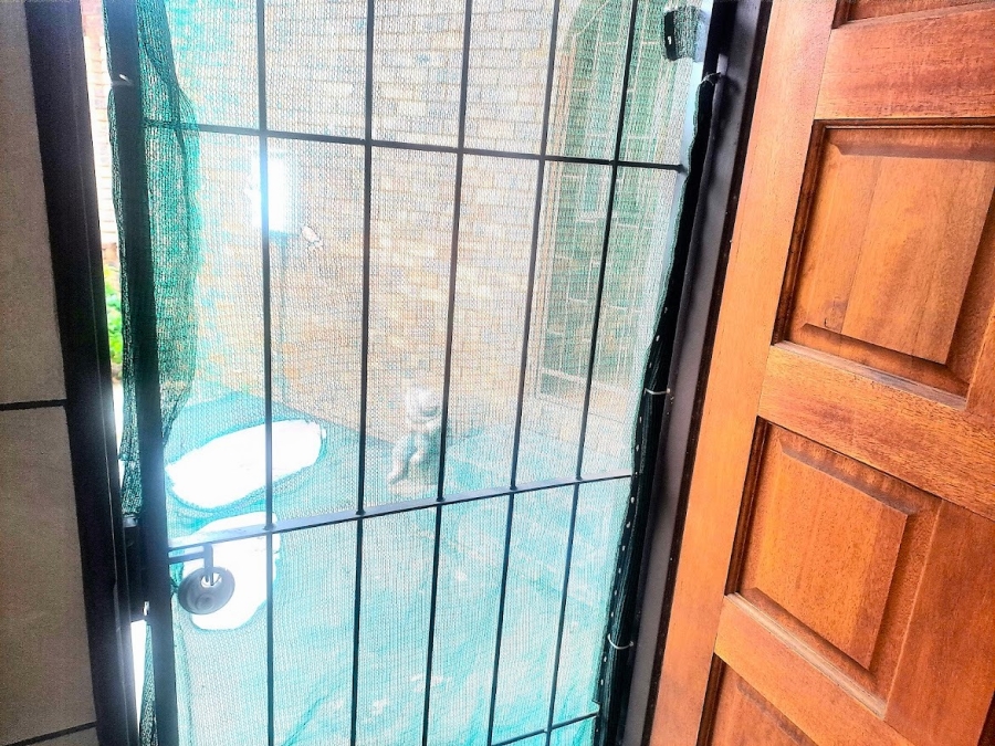 2 Bedroom Property for Sale in Brackendowns Gauteng