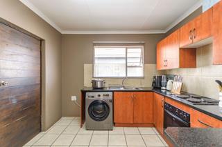 To Let 2 Bedroom Property for Rent in Bardene Gauteng