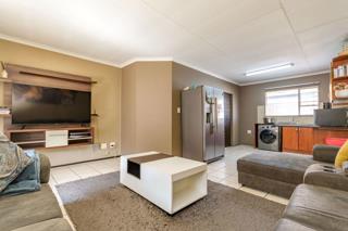 To Let 2 Bedroom Property for Rent in Bardene Gauteng