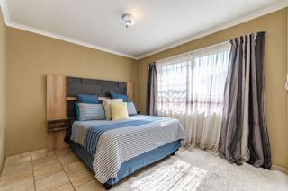 To Let 2 Bedroom Property for Rent in Bardene Gauteng