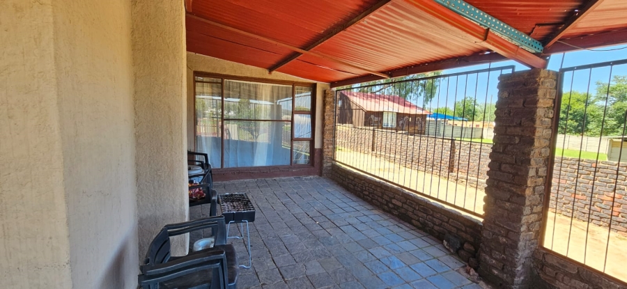 4 Bedroom Property for Sale in Rensburg Gauteng