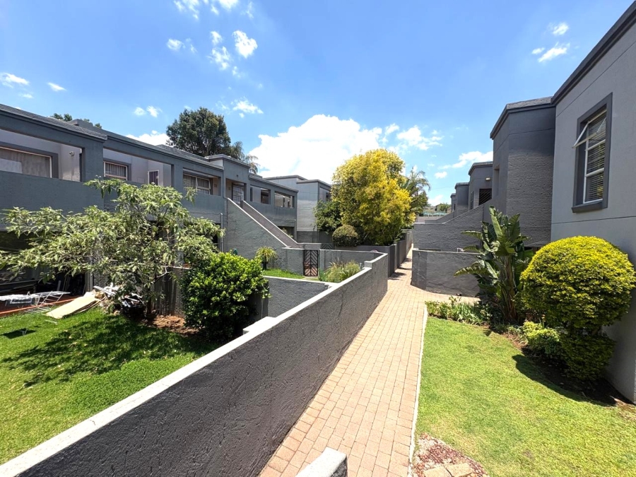 To Let 2 Bedroom Property for Rent in Ferndale Gauteng