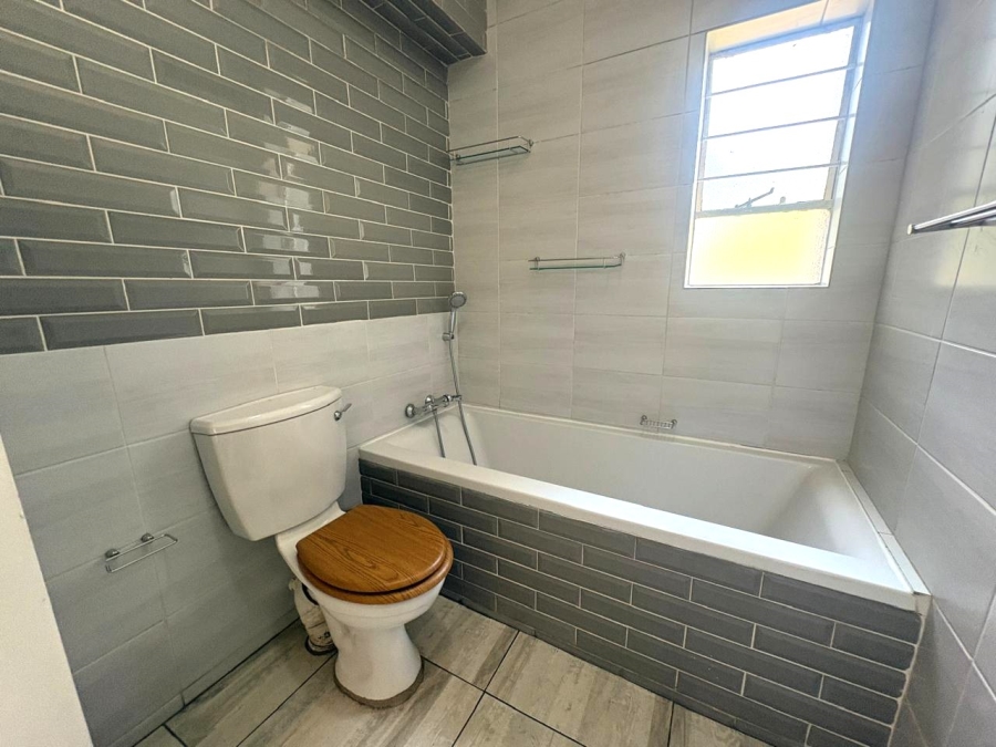 To Let 2 Bedroom Property for Rent in Ferndale Gauteng