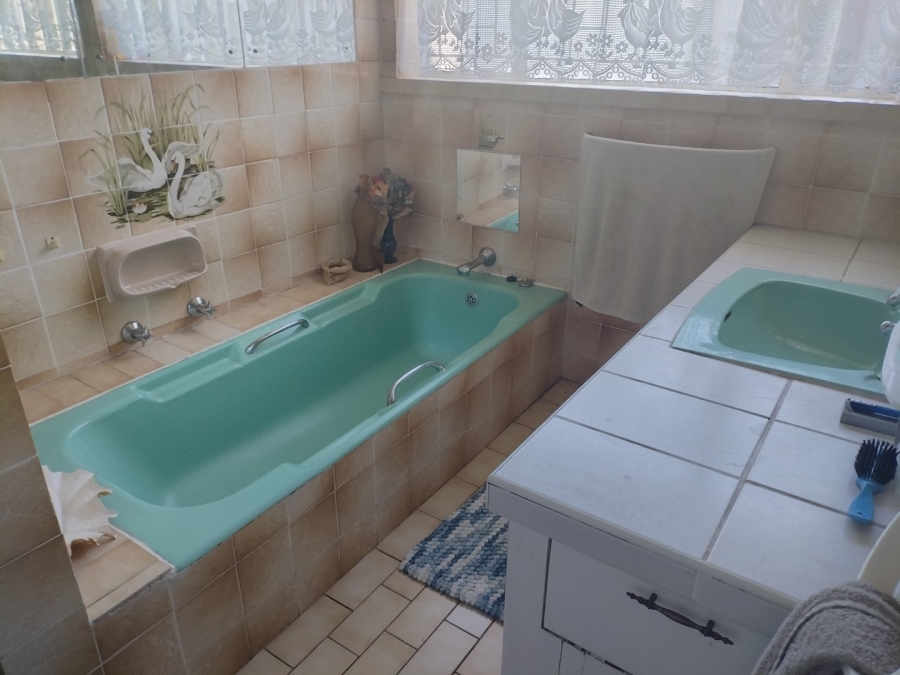 3 Bedroom Property for Sale in Selcourt Gauteng