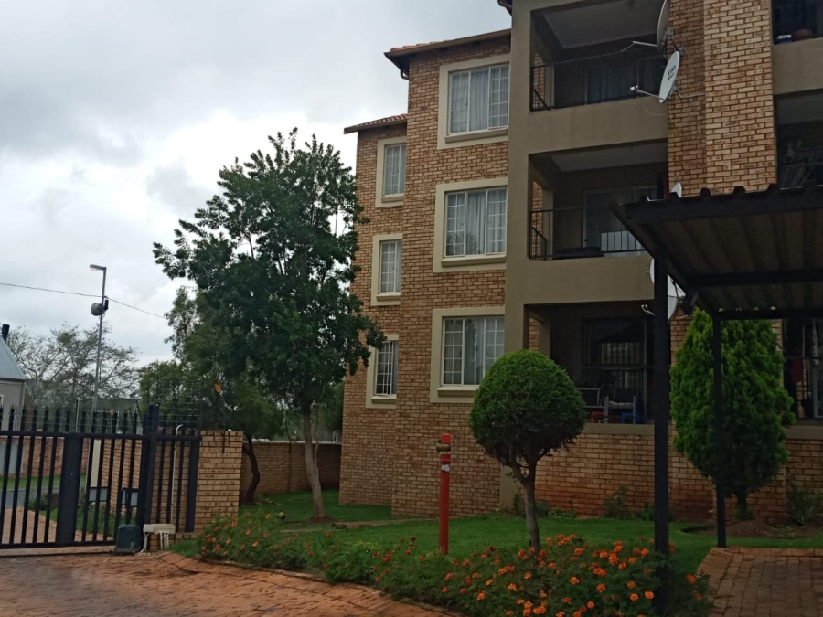 To Let 2 Bedroom Property for Rent in North Riding Gauteng