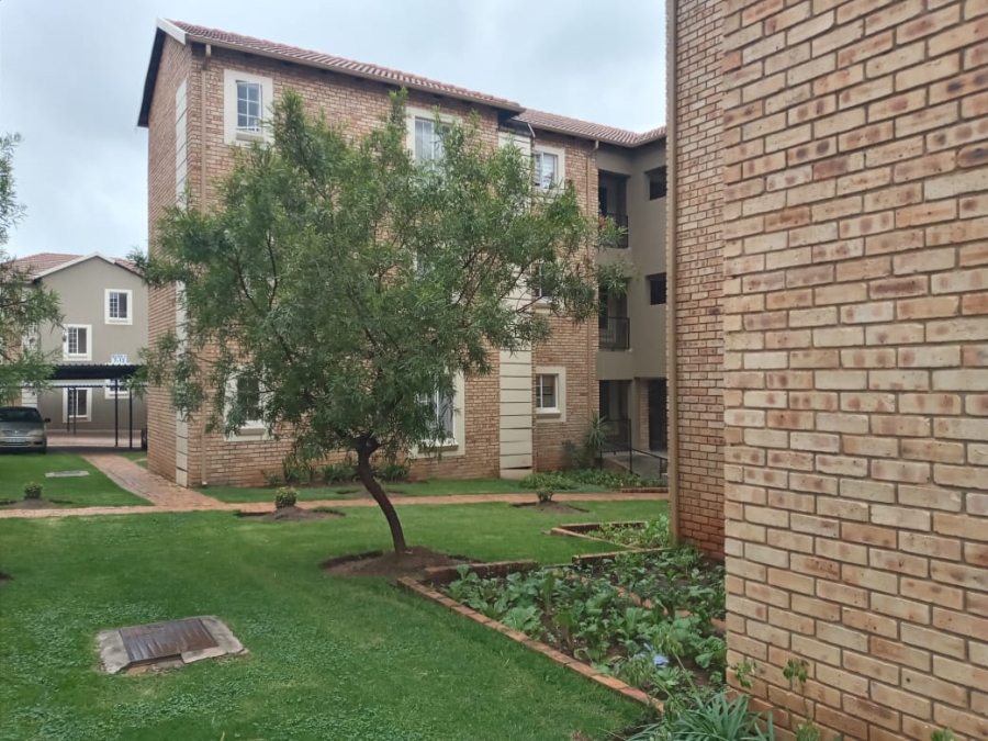 To Let 2 Bedroom Property for Rent in North Riding Gauteng