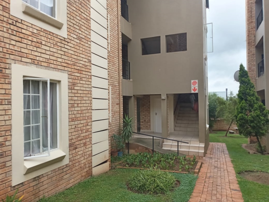 To Let 2 Bedroom Property for Rent in North Riding Gauteng