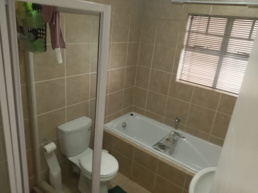 To Let 2 Bedroom Property for Rent in North Riding Gauteng