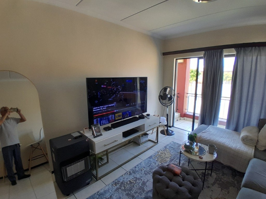 To Let 2 Bedroom Property for Rent in Noordwyk Gauteng