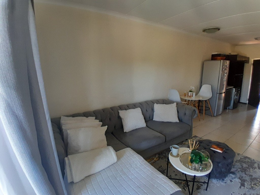 To Let 2 Bedroom Property for Rent in Noordwyk Gauteng
