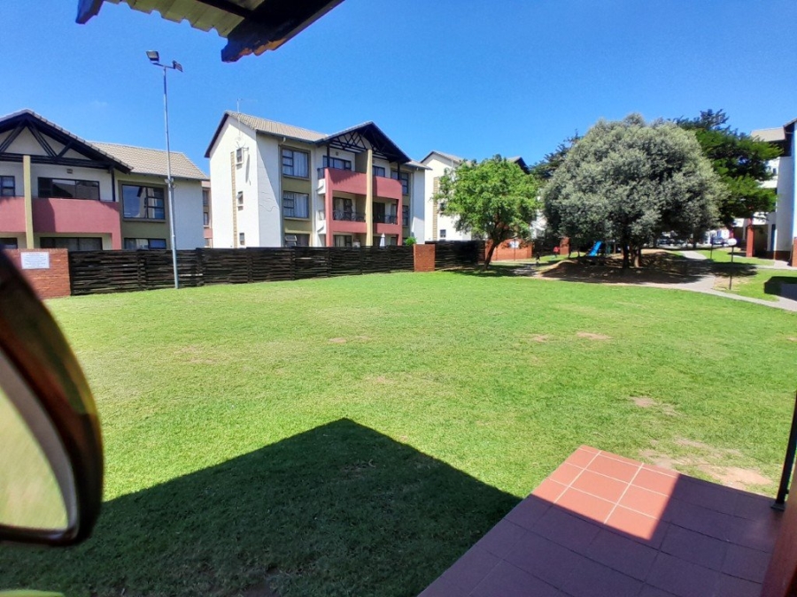 To Let 2 Bedroom Property for Rent in Noordwyk Gauteng
