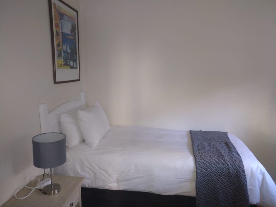 To Let 2 Bedroom Property for Rent in Sandhurst Gauteng