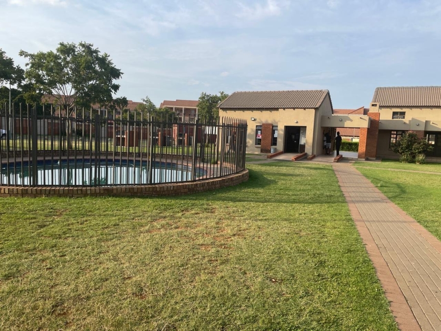 To Let  Bedroom Property for Rent in The Orchards Gauteng