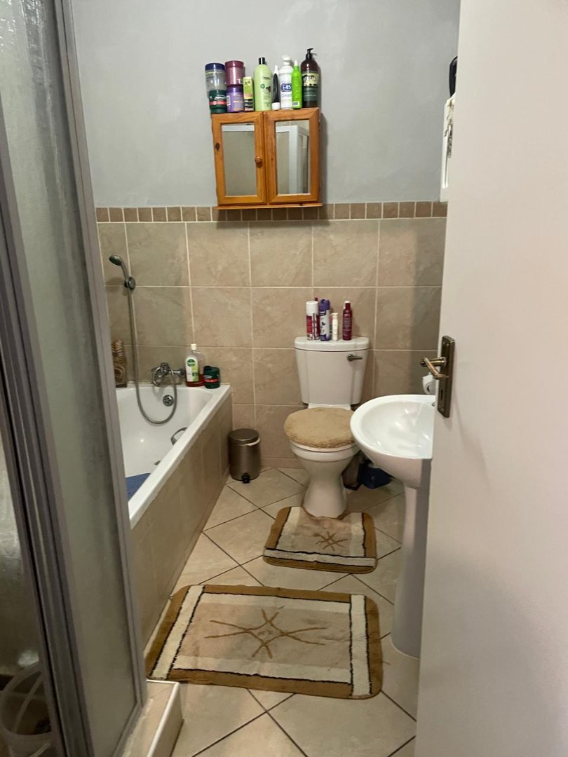 To Let  Bedroom Property for Rent in The Orchards Gauteng