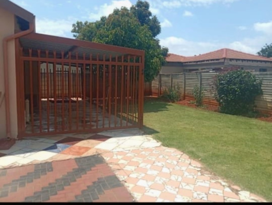 To Let 3 Bedroom Property for Rent in The Orchards Gauteng