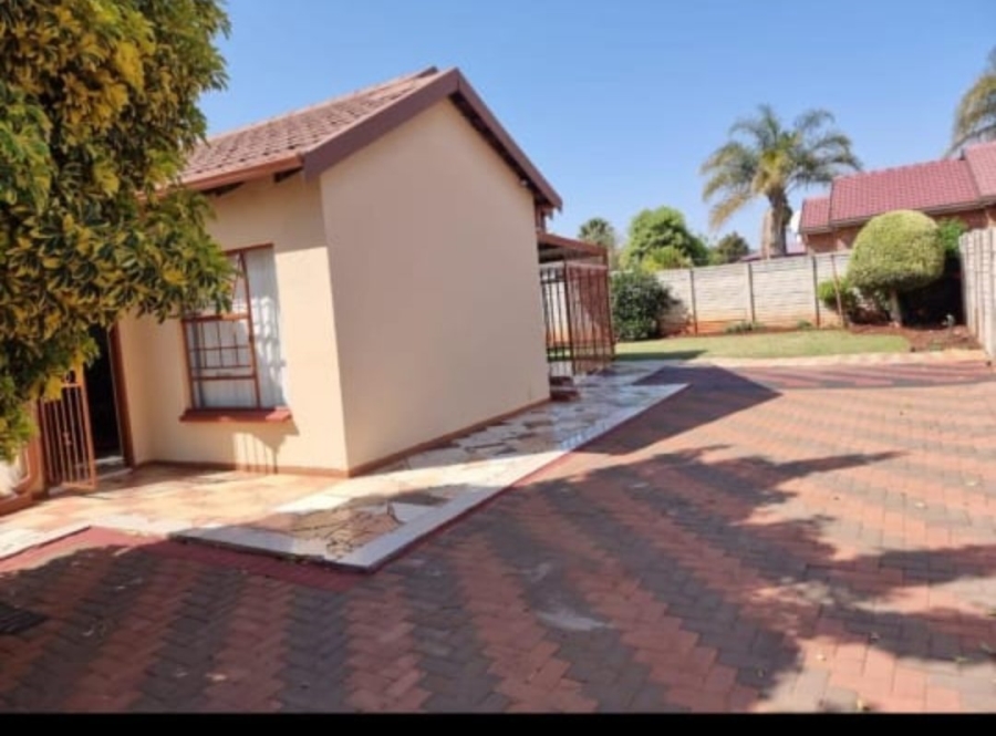 To Let 3 Bedroom Property for Rent in The Orchards Gauteng