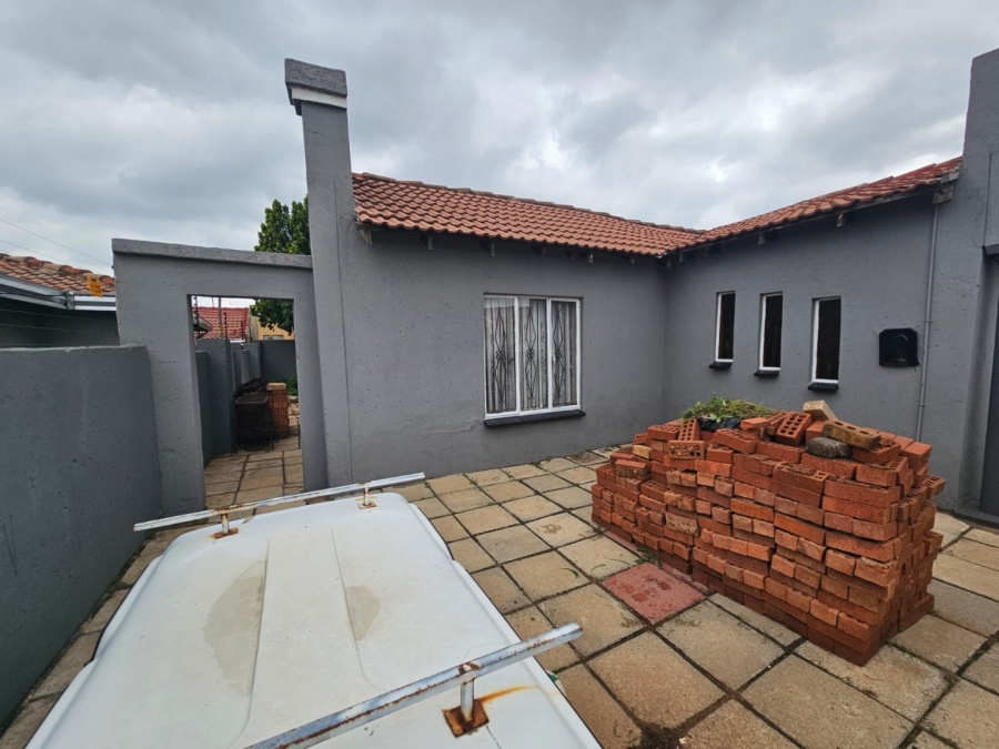4 Bedroom Property for Sale in Spruit View Gauteng