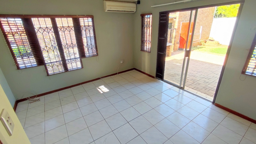 3 Bedroom Property for Sale in Eldoraigne Gauteng
