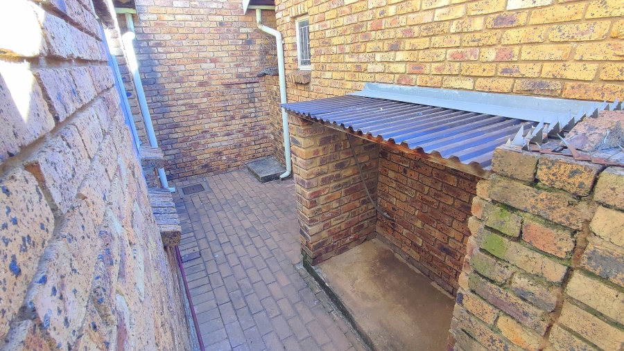 3 Bedroom Property for Sale in Eldoraigne Gauteng