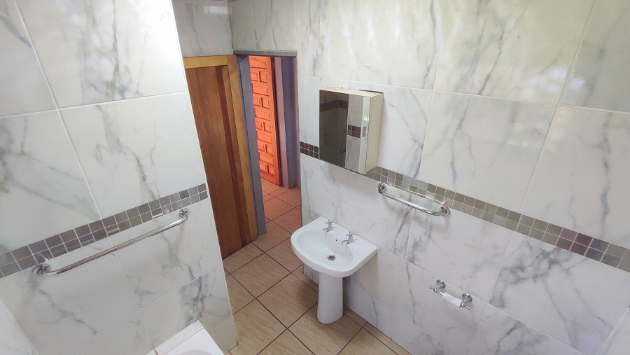 3 Bedroom Property for Sale in Eldoraigne Gauteng