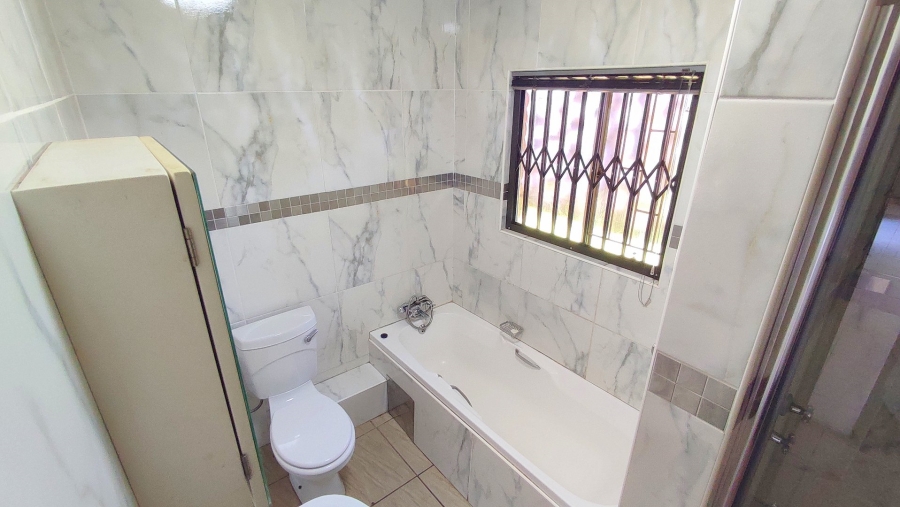 3 Bedroom Property for Sale in Eldoraigne Gauteng