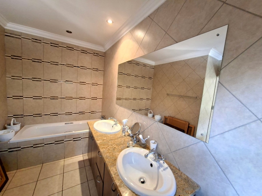 3 Bedroom Property for Sale in Olympus AH Gauteng